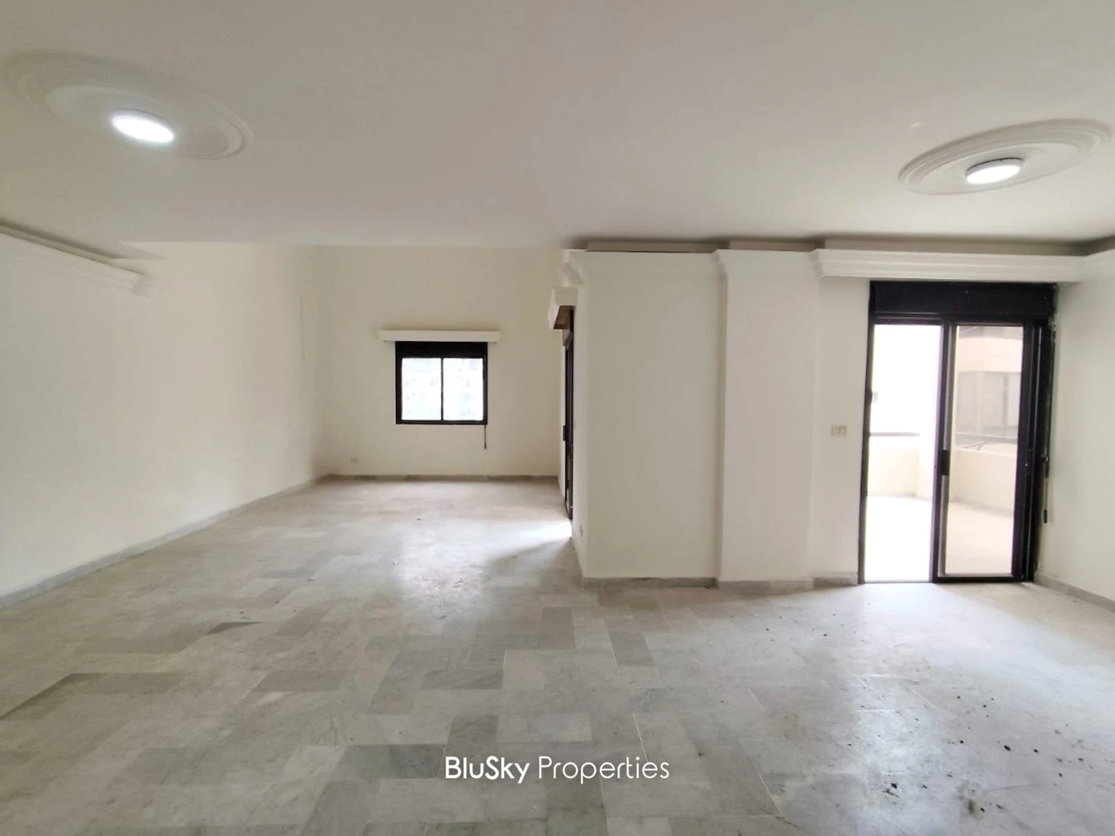 Apartment 230m² with Sea View for Rent in Zouk Mkayel