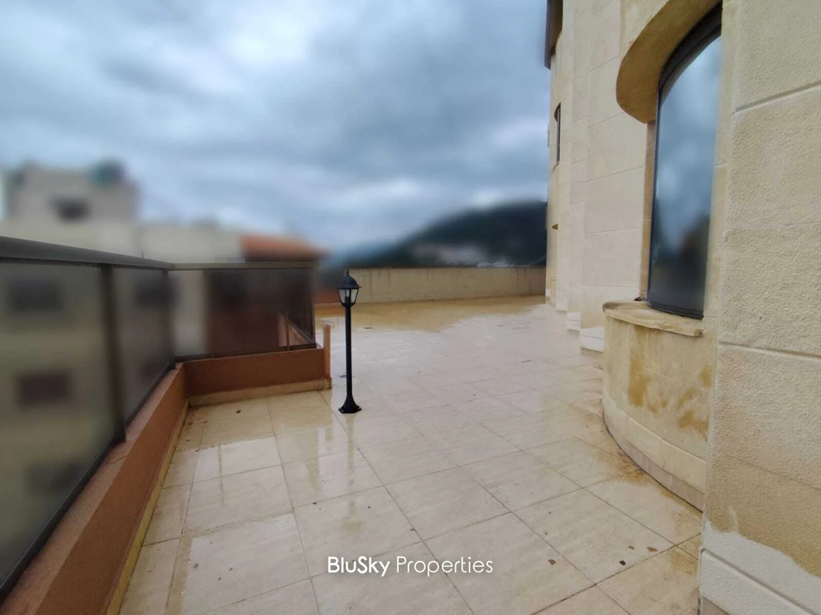 Apartment 230m² with Terrace for Sale in Zouk Mkayel — photo 2