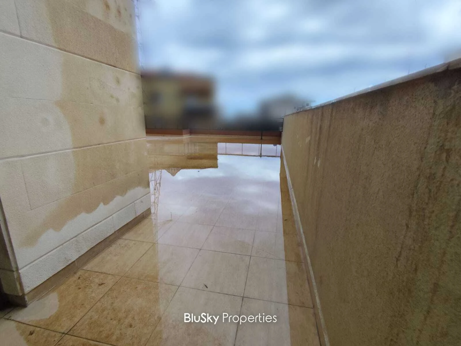 Apartment 230m² with Terrace for Sale in Zouk Mkayel — photo 3