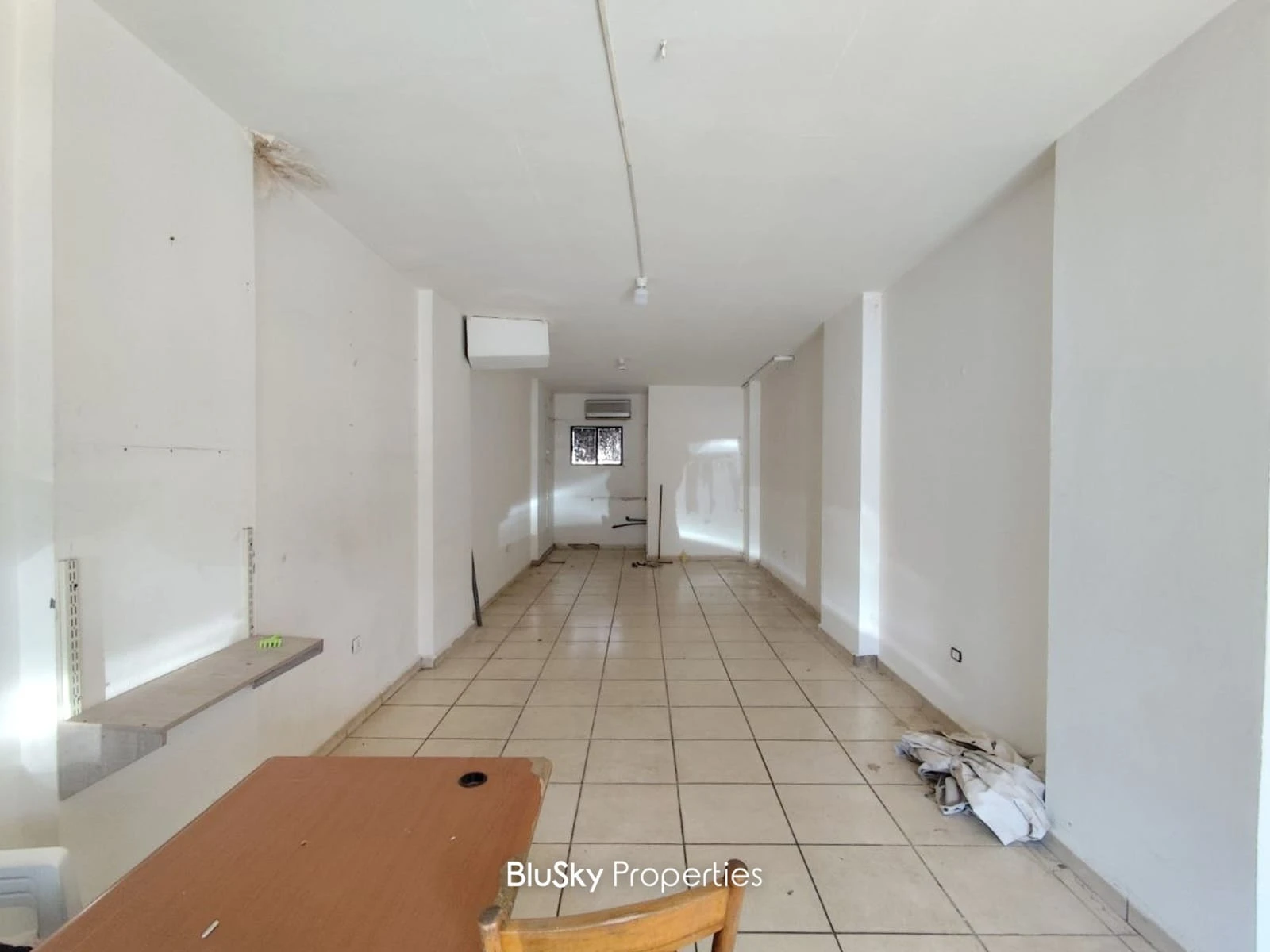Shop 40m² for Rent in Zouk Mkayel