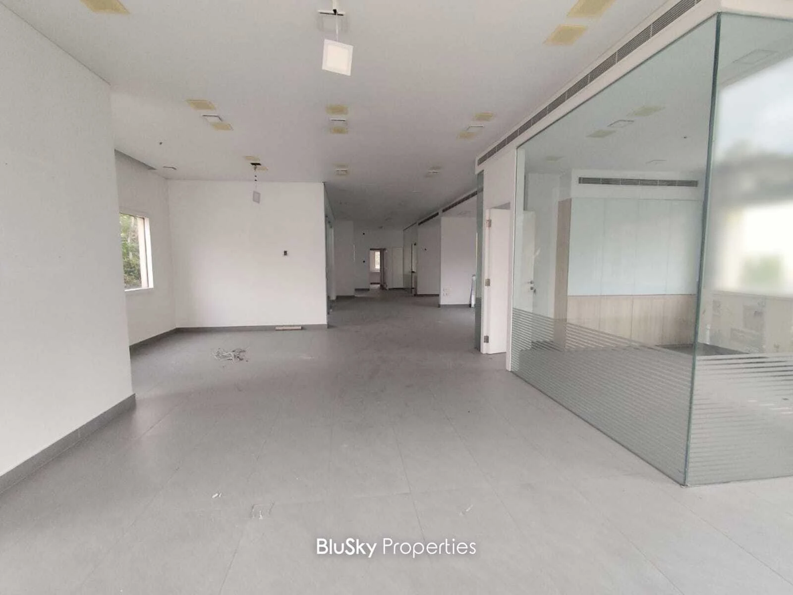 Warehouse Duplex 500m² for Rent in Zouk Mkayel — الصورة 3