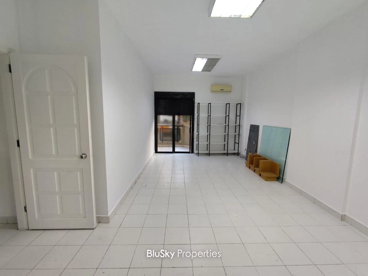 Office 70m² for Rent in Zouk Mkayel — الصورة 2