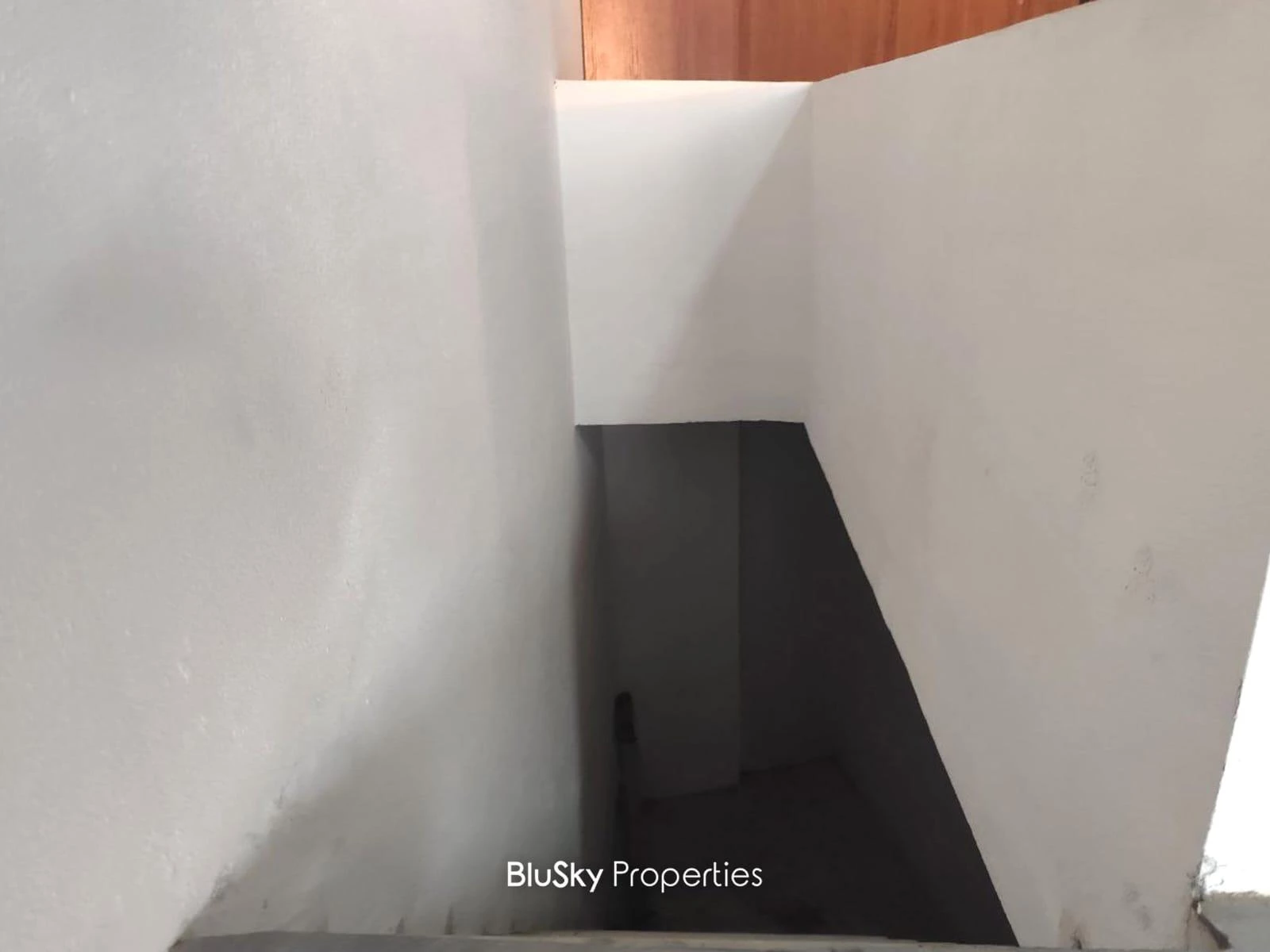 Shop Duplex 100m² for Rent in Zouk Mosbeh — الصورة 4