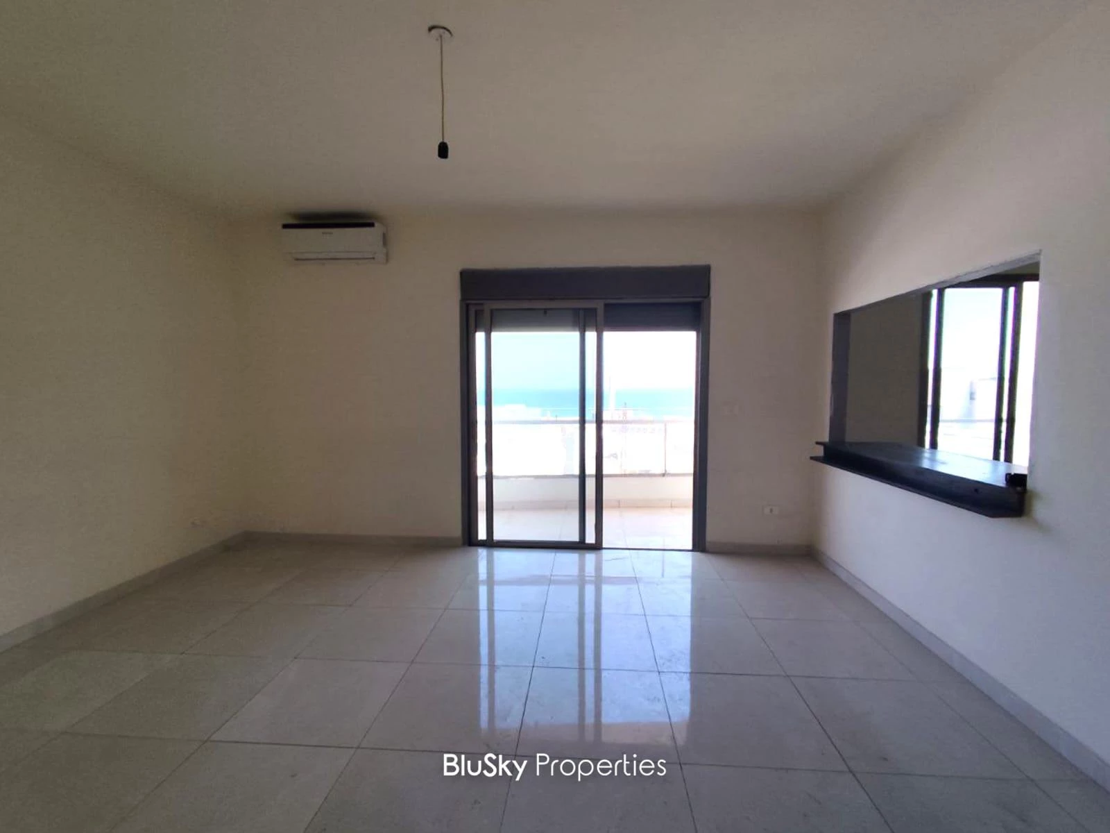 Apartment 110m² Sea View for Rent in Zouk Mosbeh