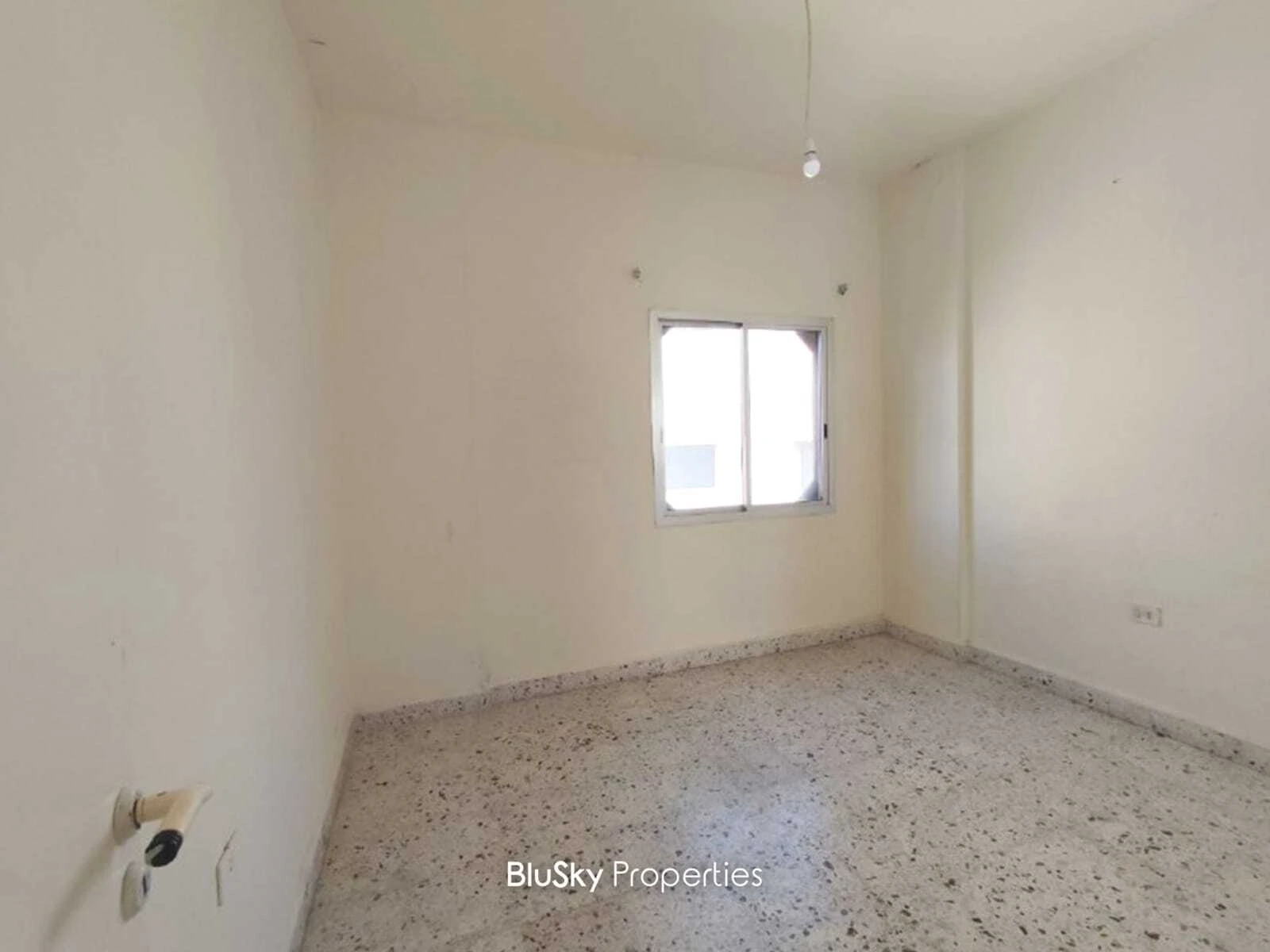 Apartment 130m² for Sale in Zouk Mosbeh — photo 3