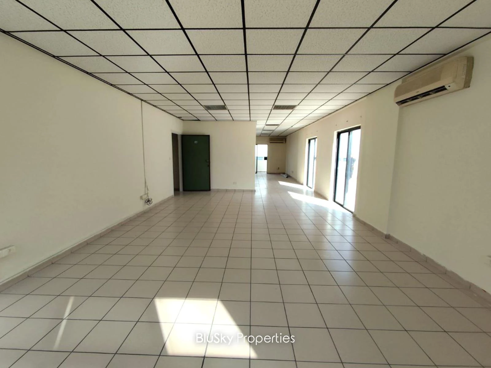 Office 160m² Terrace for Rent in Zouk Mosbeh — الصورة 3