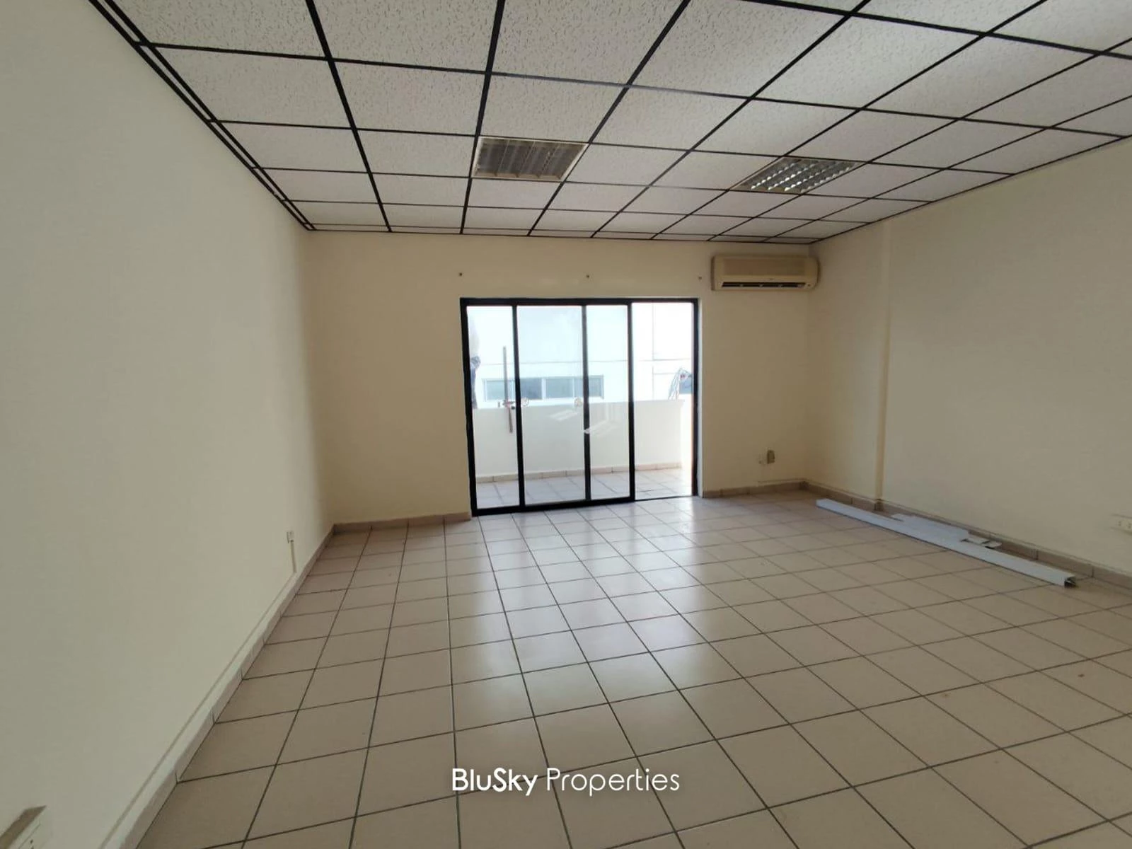 Office 160m² Terrace for Rent in Zouk Mosbeh — الصورة 4
