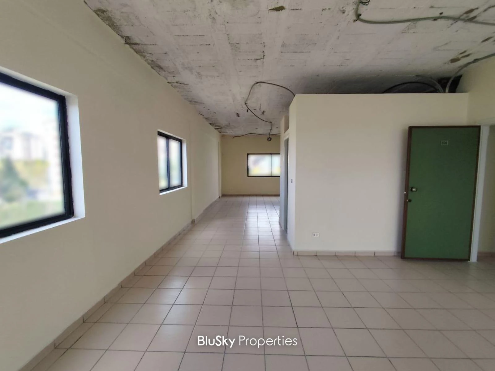 Office 160m² for Rent in Zouk Mosbeh — الصورة 3