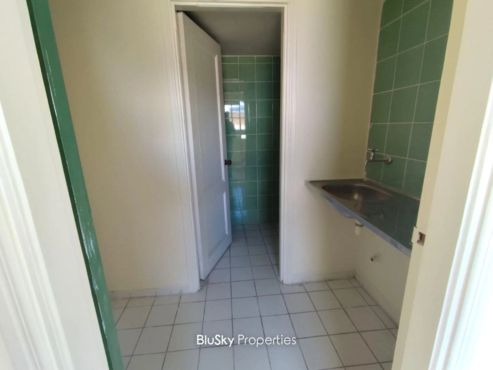 Office 160m² for Rent in Zouk Mosbeh — الصورة 4
