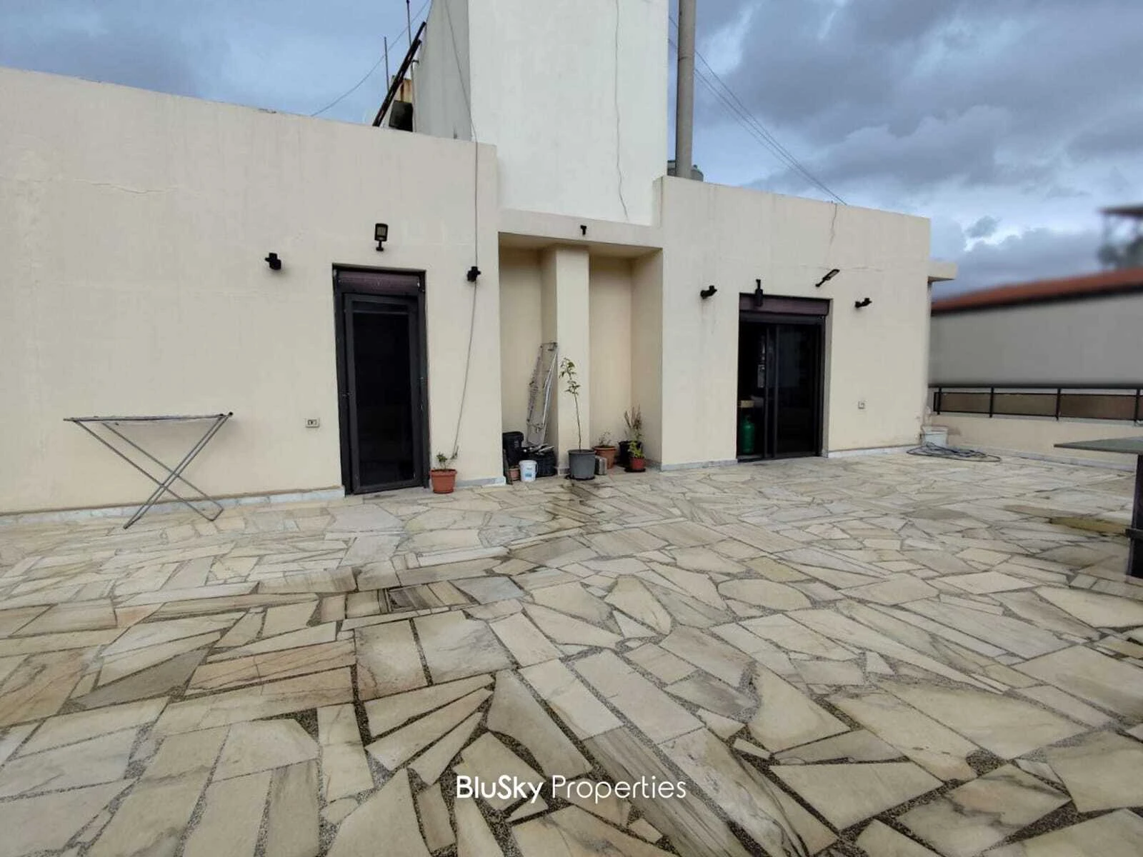 Apartment 165m² with Terrace for Sale in Zouk Mosbeh — الصورة 2