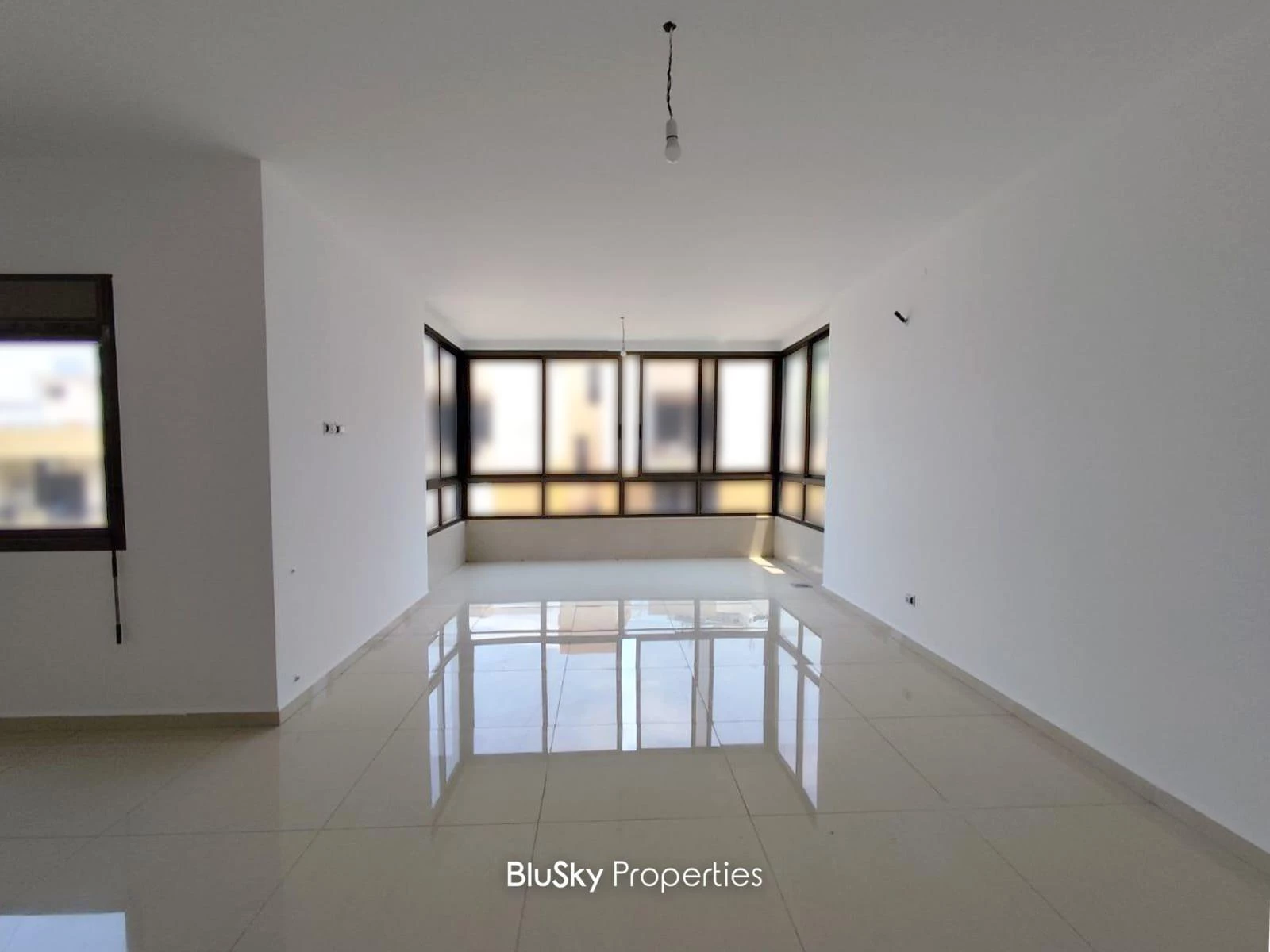 Apartment 175m² for Sale in Zouk Mosbeh