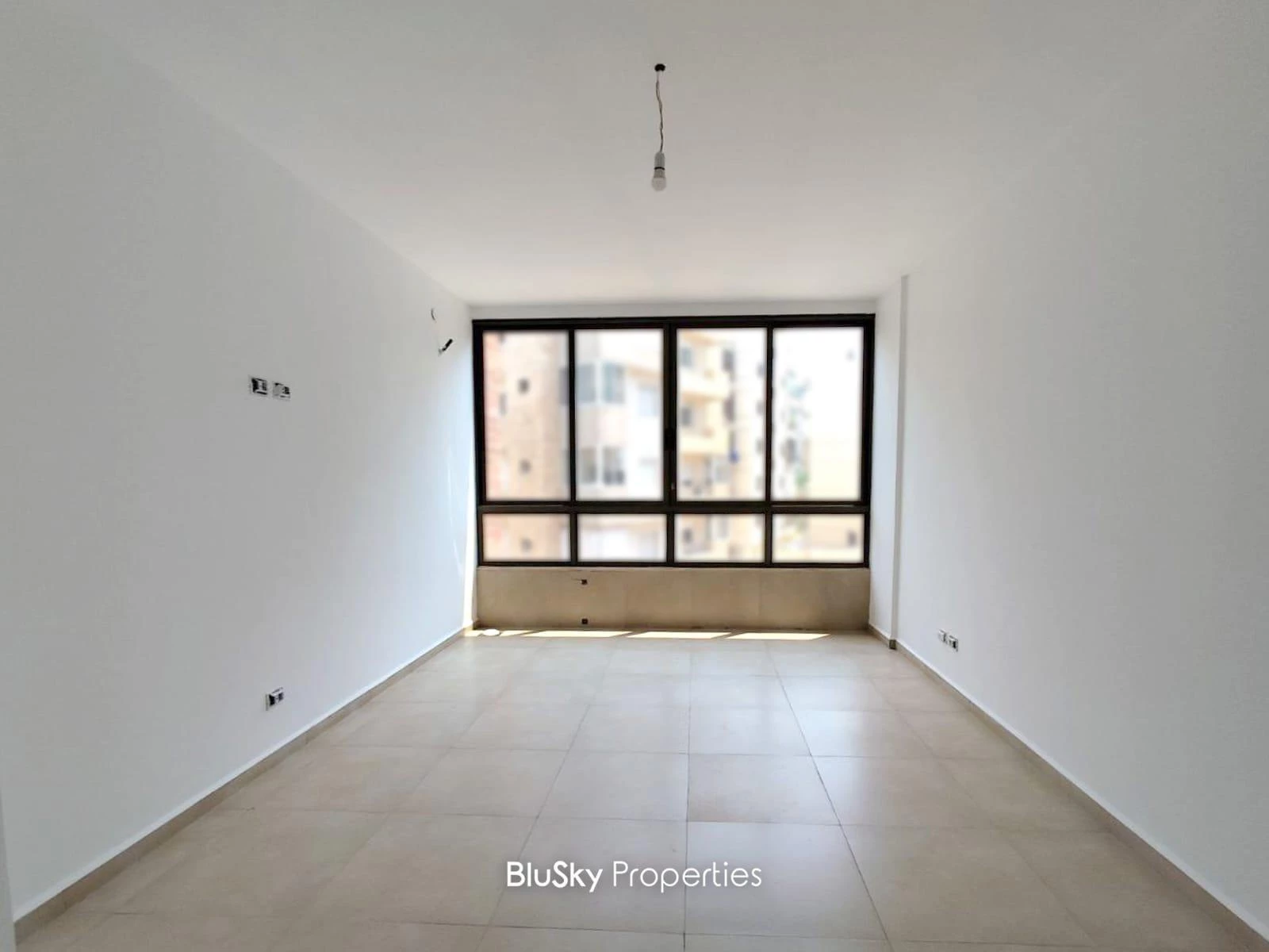Apartment 175m² for Sale in Zouk Mosbeh — photo 2