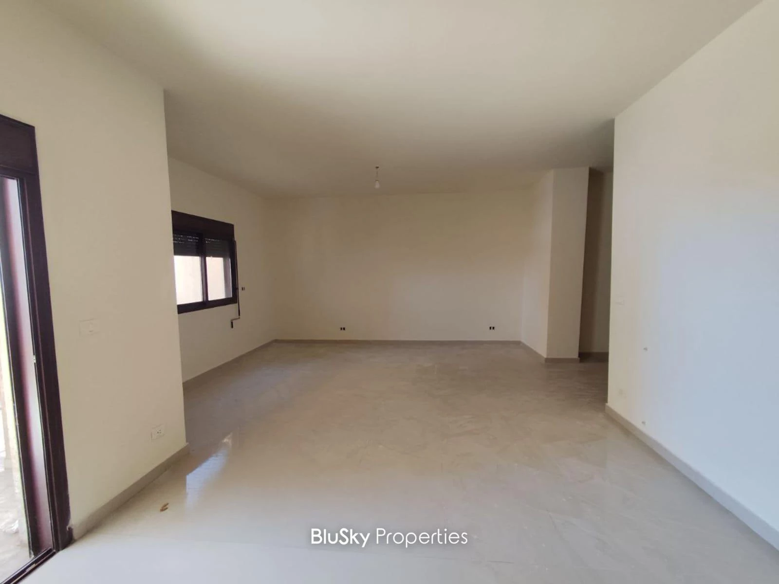 Apartment 195m² for Sale in Zouk Mosbeh — photo 2