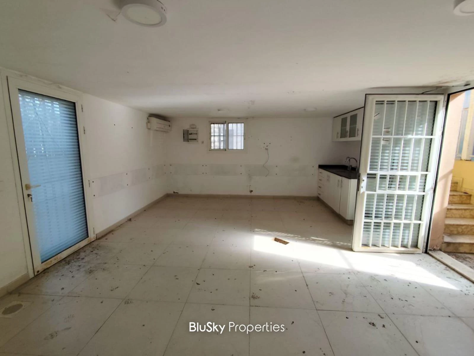 Office 200m² for Rent in Zouk Mosbeh — الصورة 3