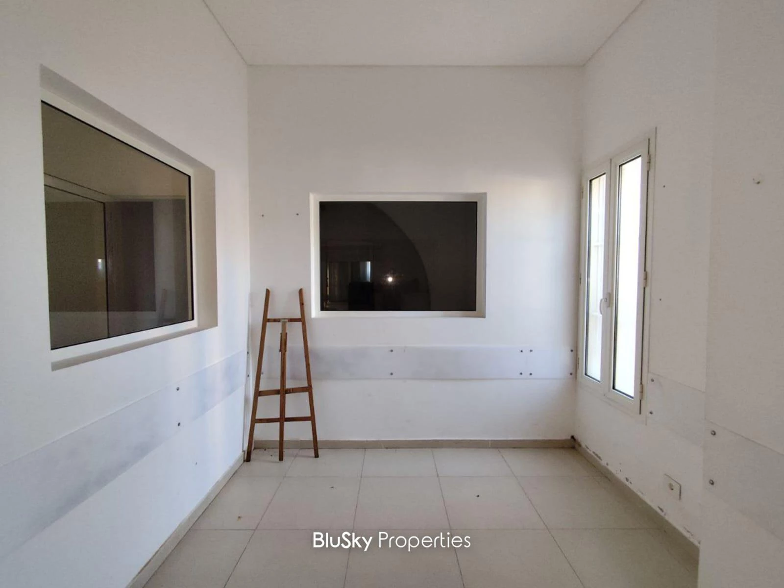 Office 200m² for Rent in Zouk Mosbeh — الصورة 4