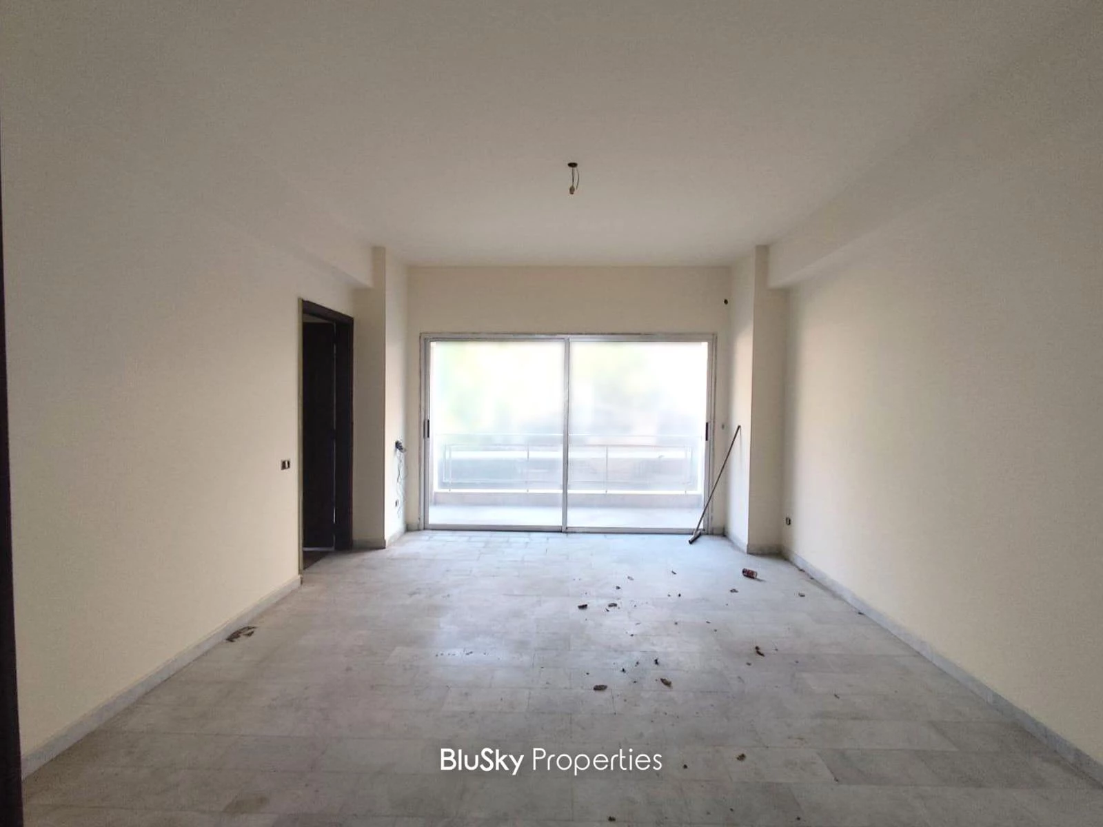 Apartment 300m² Terrace for Sale in Zouk Mosbeh — photo 2