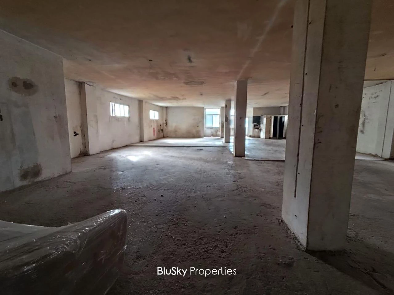 Warehouse 400m² for Rent in Zouk Mosbeh — photo 2