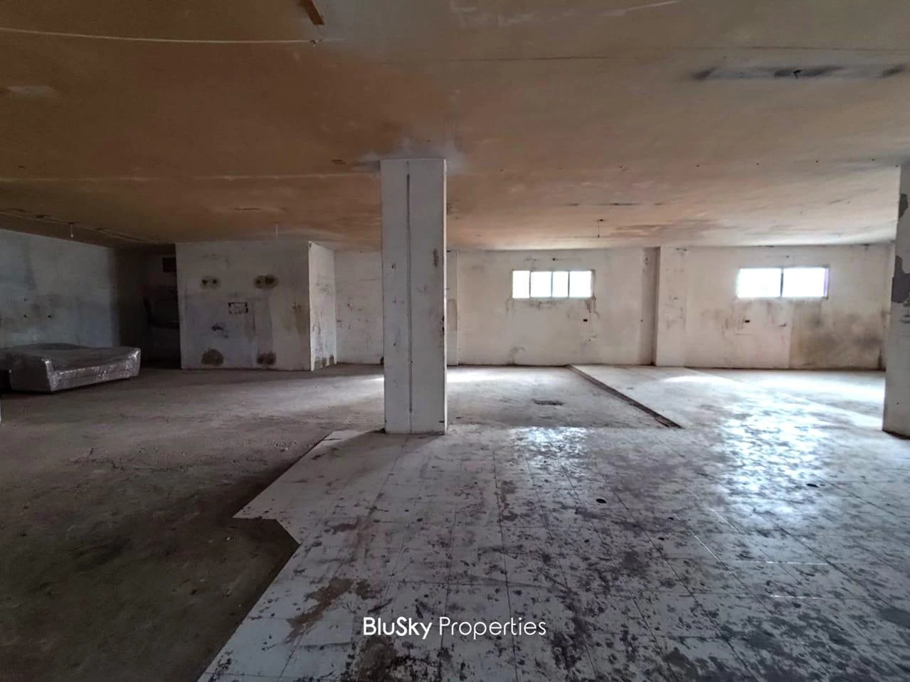 Warehouse 400m² for Rent in Zouk Mosbeh — photo 3