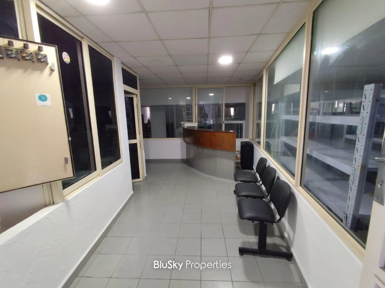 Warehouse 445m² Terrace for Rent in Zouk Mosbeh — الصورة 2