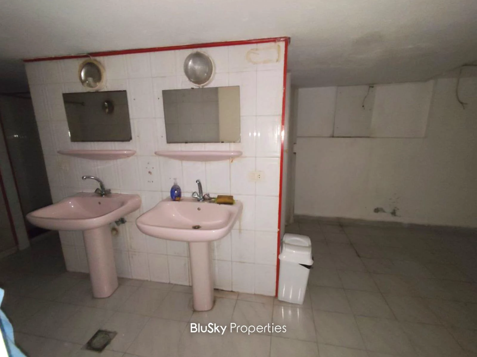 Warehouse 445m² Terrace for Rent in Zouk Mosbeh — الصورة 5