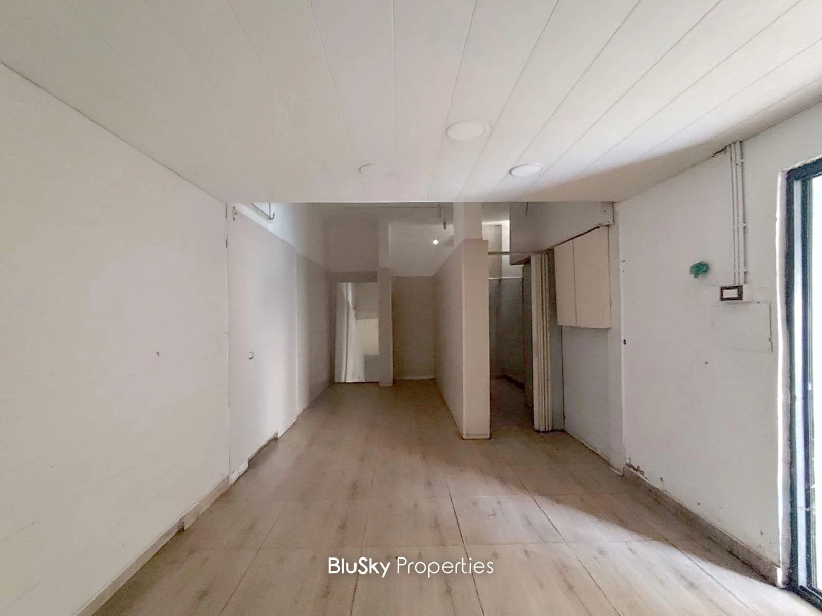 Shop 70m² for Sale in Zouk Mosbeh