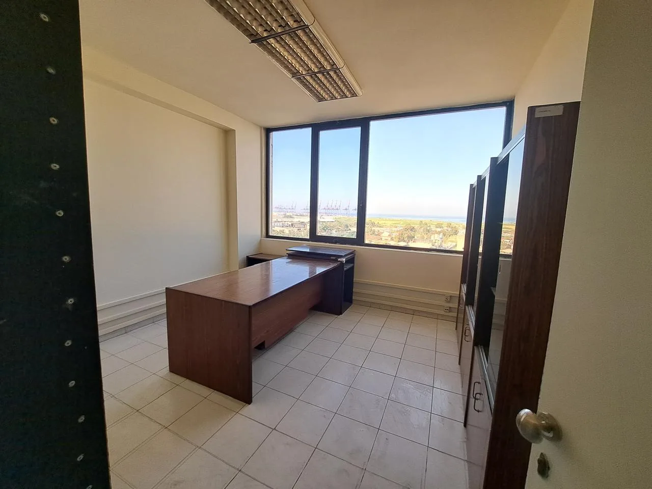 Office for rent in Daoura — الصورة 10
