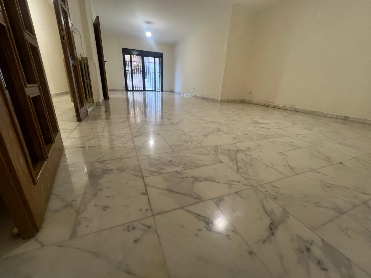 Apartment for Sale in Mar Takla, Lebanon — الصورة 2