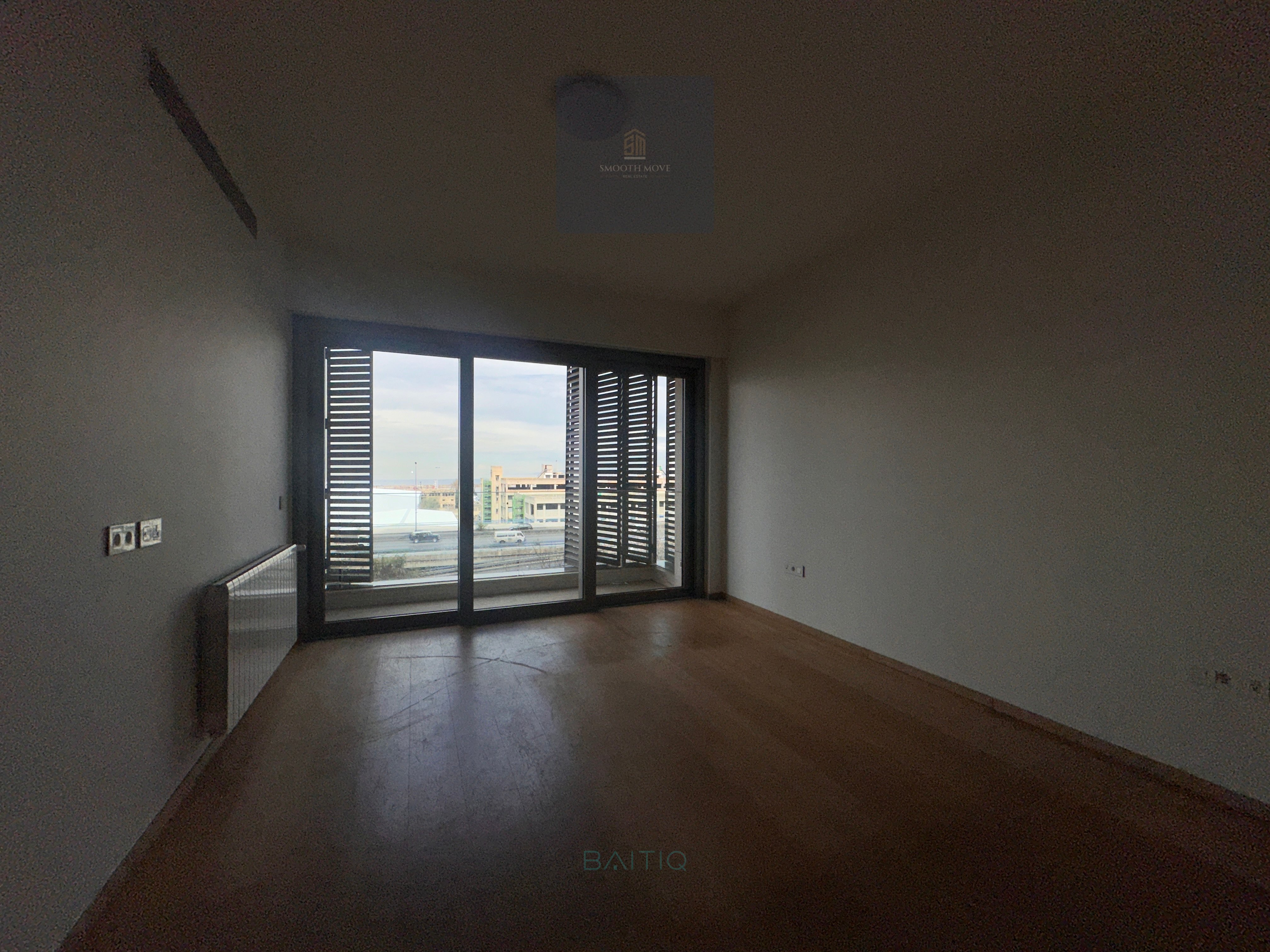 Spacious Apartment with Gym and Pool for Rent in Saifi, Beirut — الصورة 7