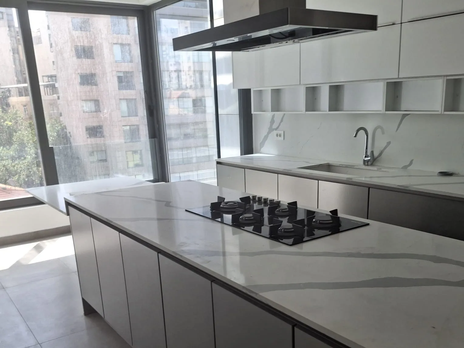 Apartment for Sale in Ain Al Mraiseh, Beirut, Lebanon — الصورة 3