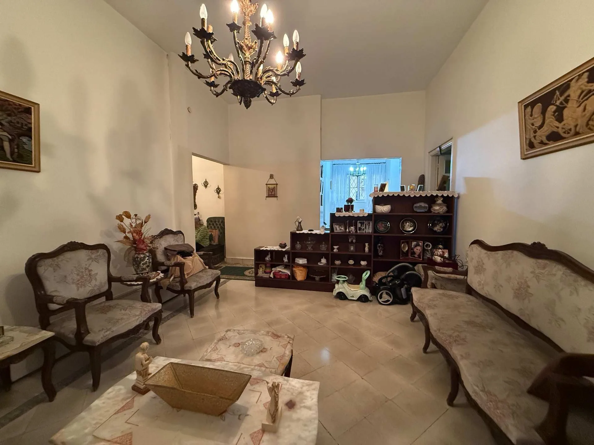 Apartment for Sale in Caree d'or, Achrafieh, Beirut, Lebanon — الصورة 4