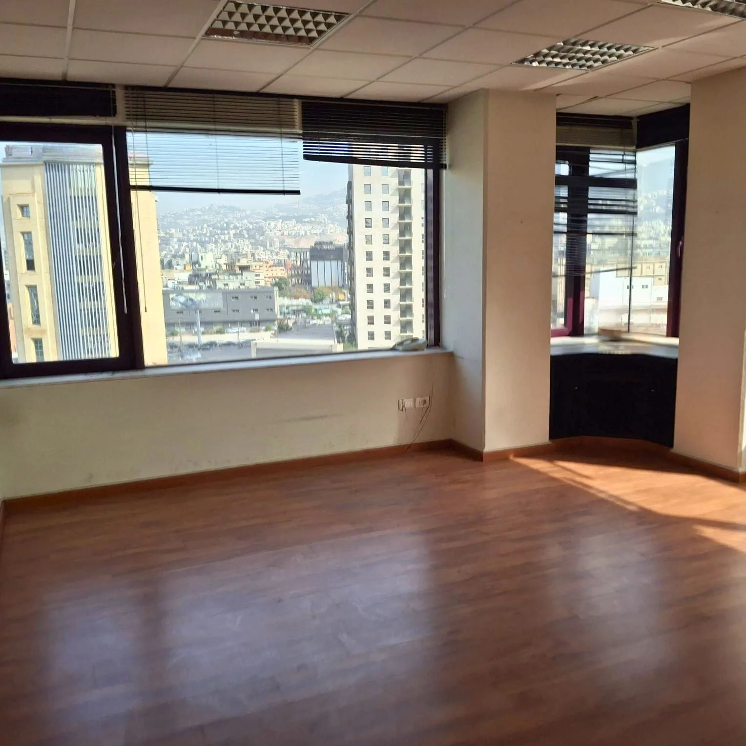 Office for Sale in Dekwaneh