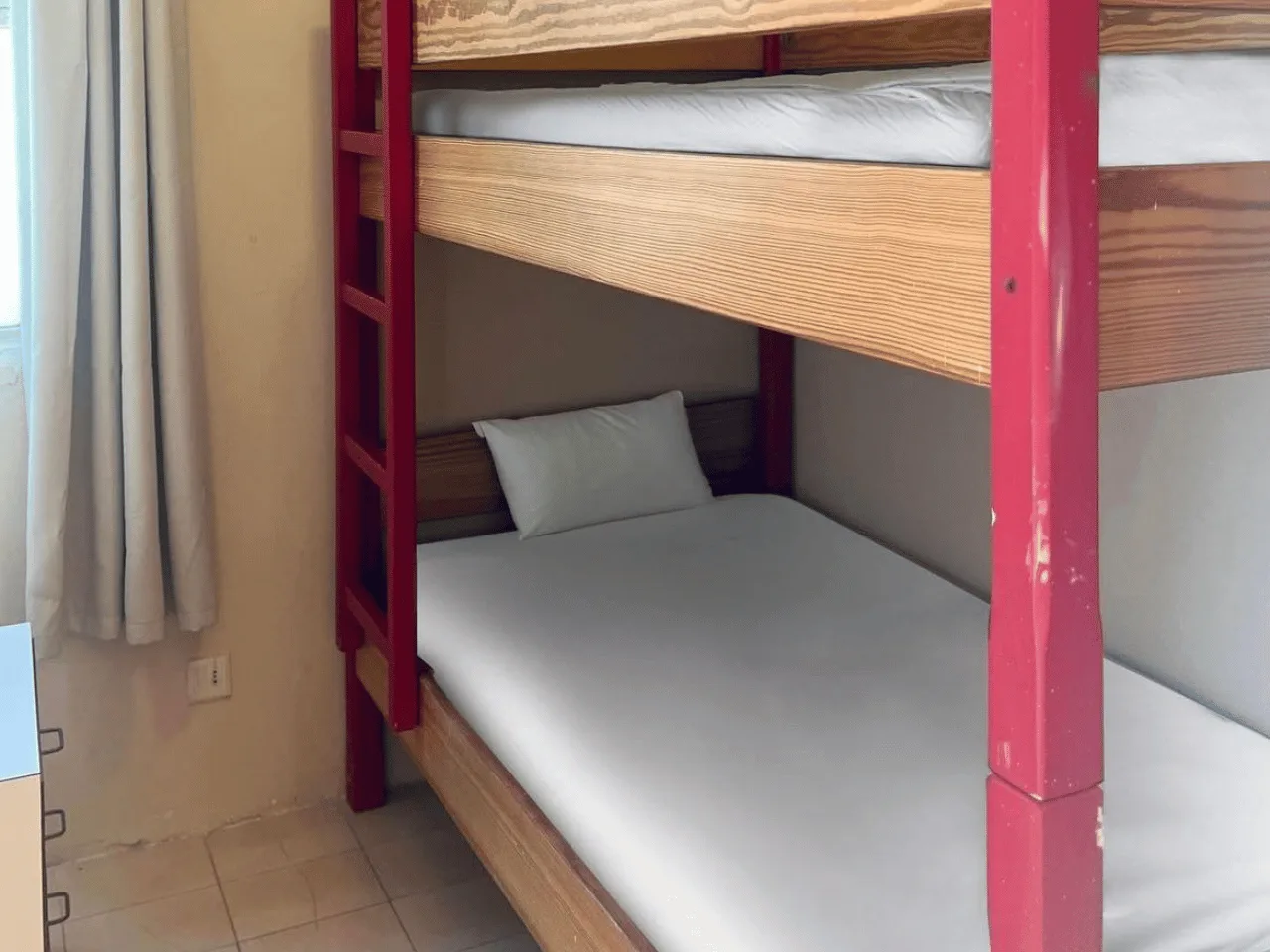 Chalet for rent in Ouyoun, Lebanon — الصورة 9