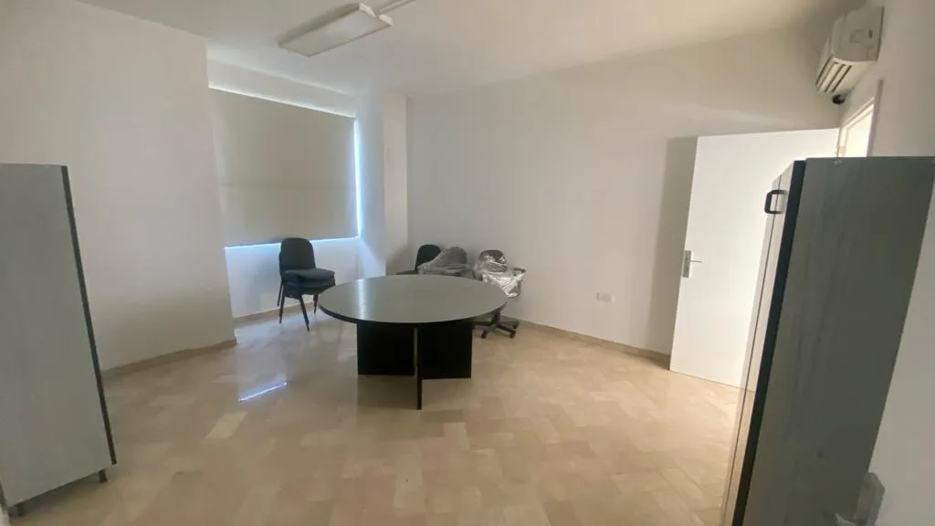 Office for rent in Nahr El Mot، Lebanon — الصورة 3