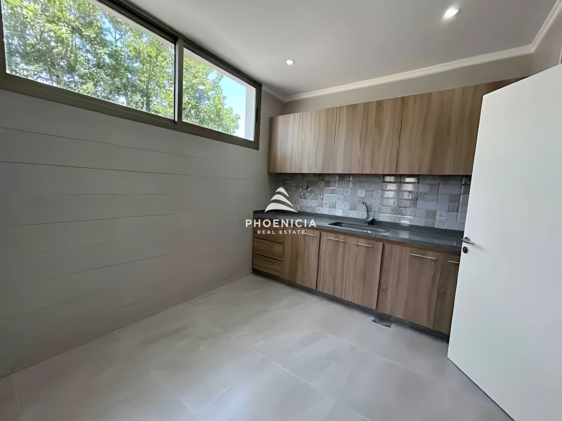 Apartment for Sale in Blat — الصورة 3