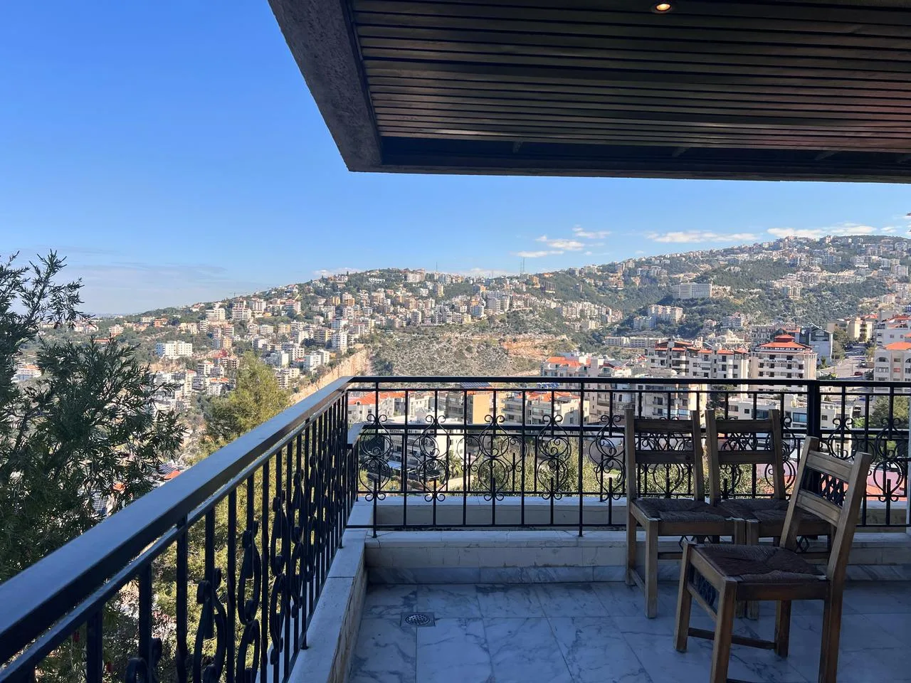 Apartment for Rent in Bsalim, Lebanon — الصورة 3