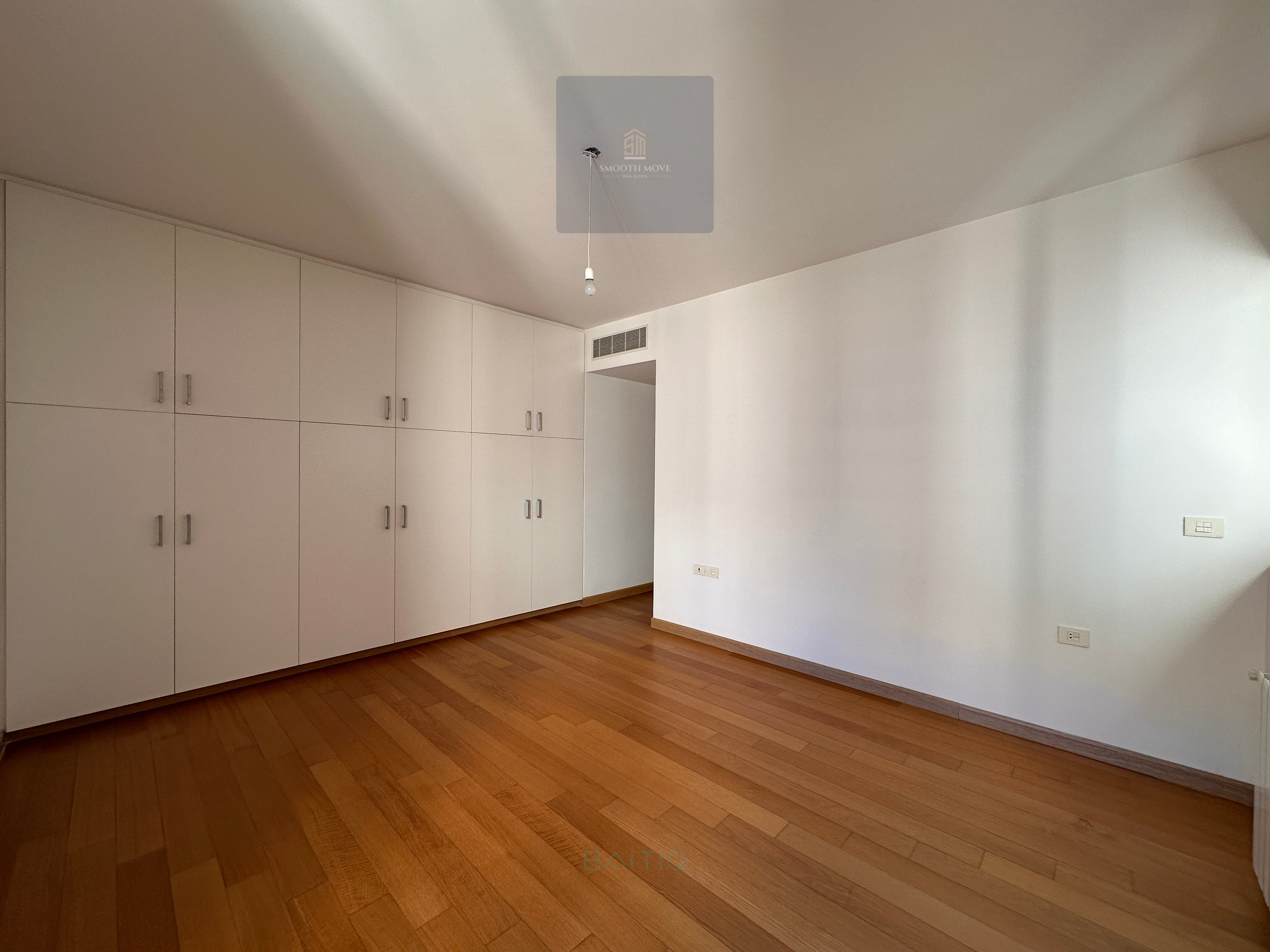 Seaview Apartment for Sale in Ain Tineh, Beirut — الصورة 6