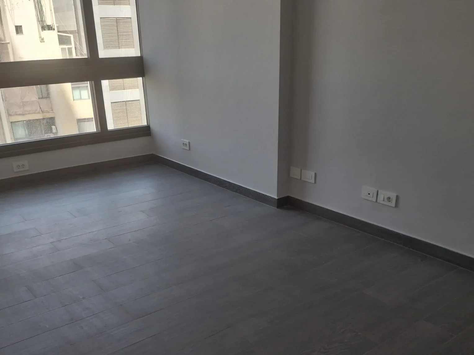 Apartment for Sale in Ain Al Mraiseh, Beirut, Lebanon — الصورة 5