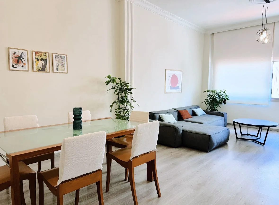 Apartment for Rent in Mar Mikhael, Beirut, Lebanon — الصورة 2