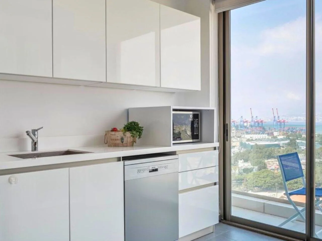 Apartment for Sale in Mar Mikhael, Beirut, Lebanon — الصورة 8