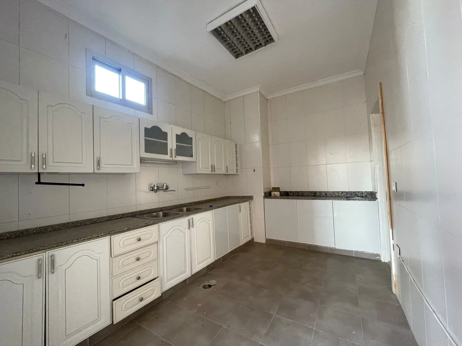 Apartment for Rent in Mar Mikhael — الصورة 4