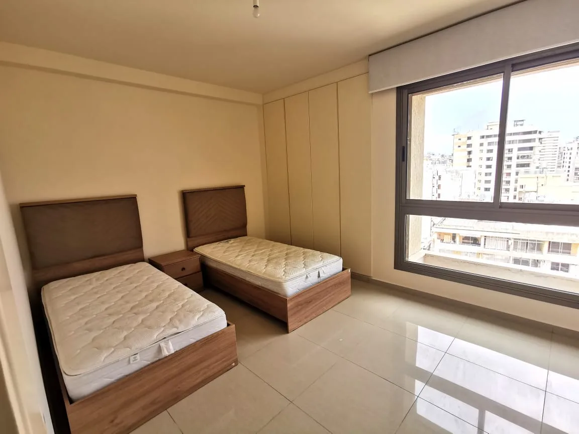 Apartment for Sale in Ras Al Naba'a, Beirut, Lebanon — الصورة 7