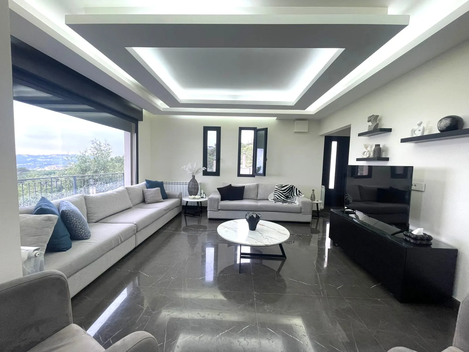 Villa for Sale in Aley