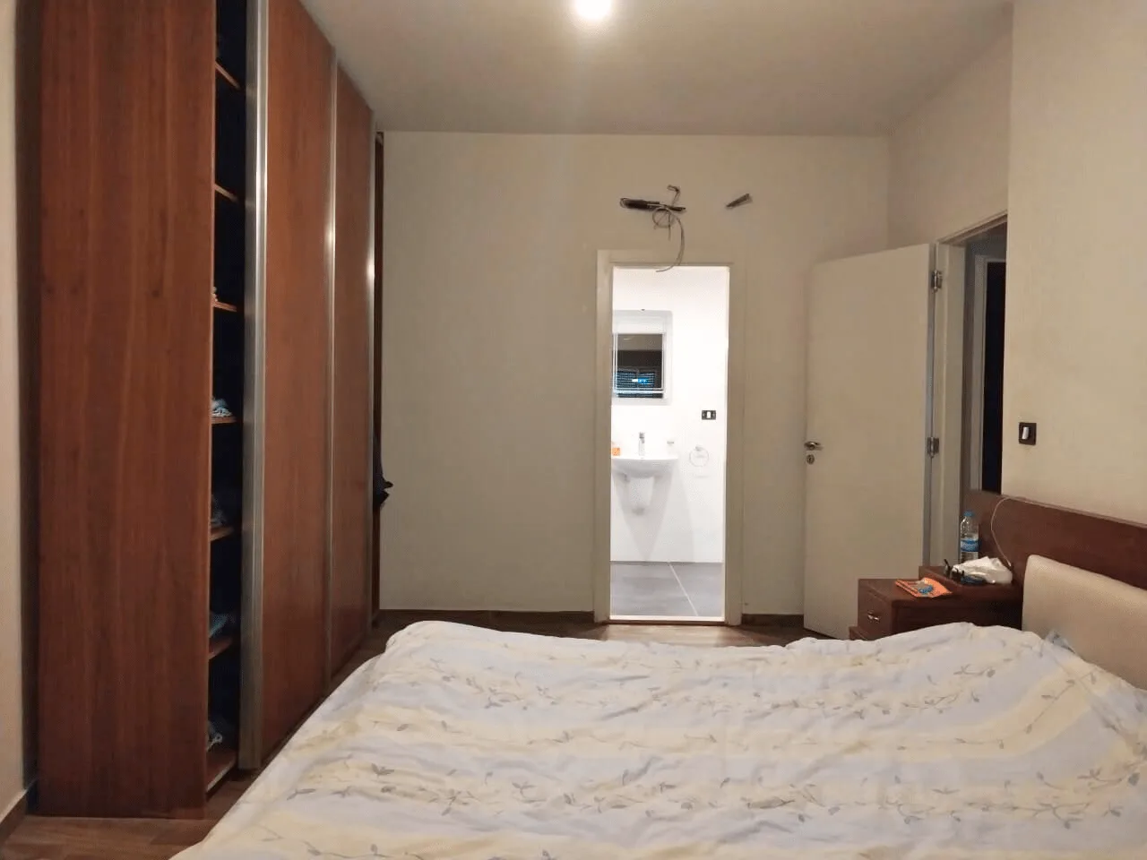 Apartment for Sale in Ballouneh, Lebanon — الصورة 8
