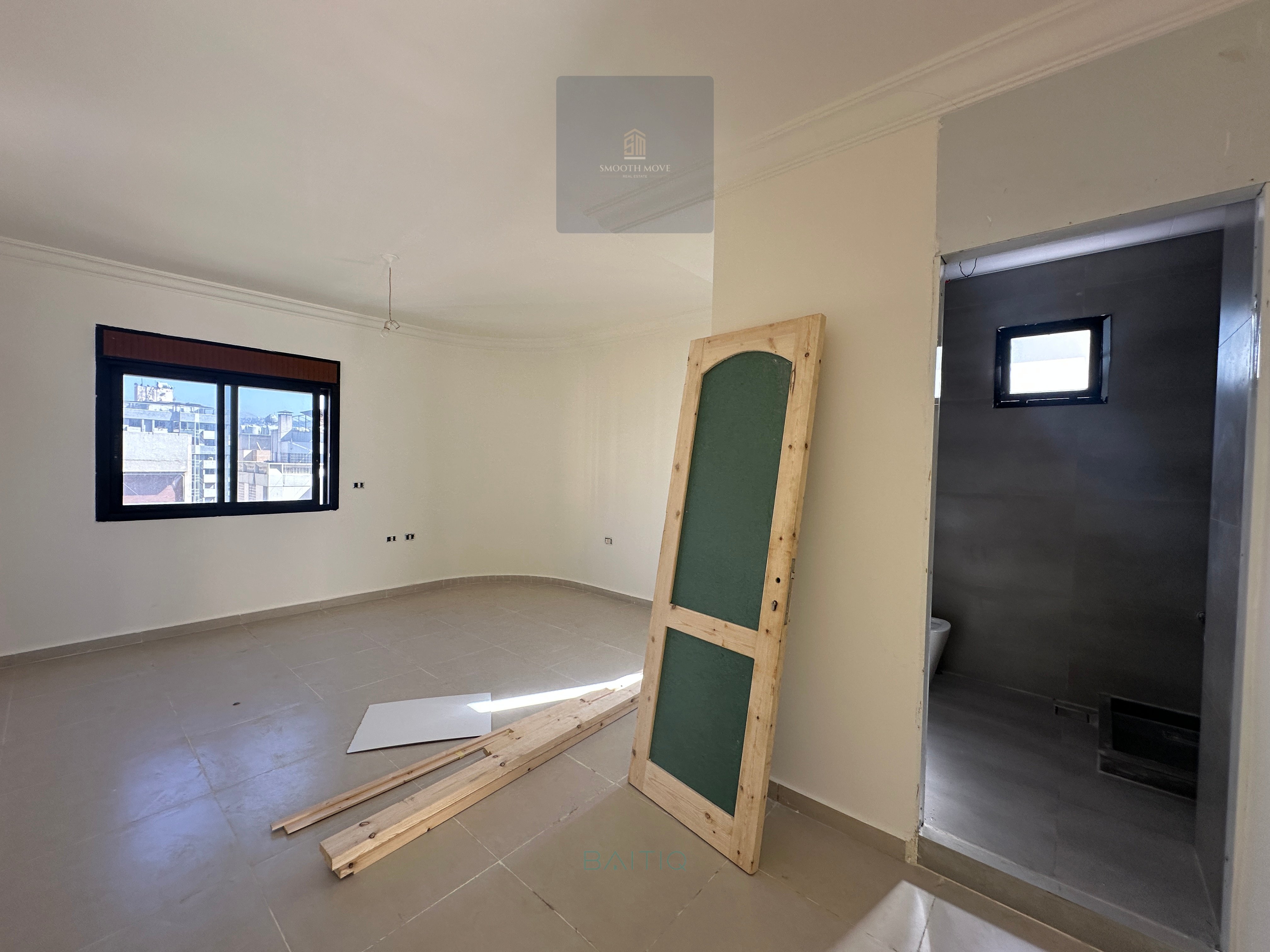 Seaview Apartment With Terrace for Rent in Tallet al Khayat, Beirut — الصورة 5