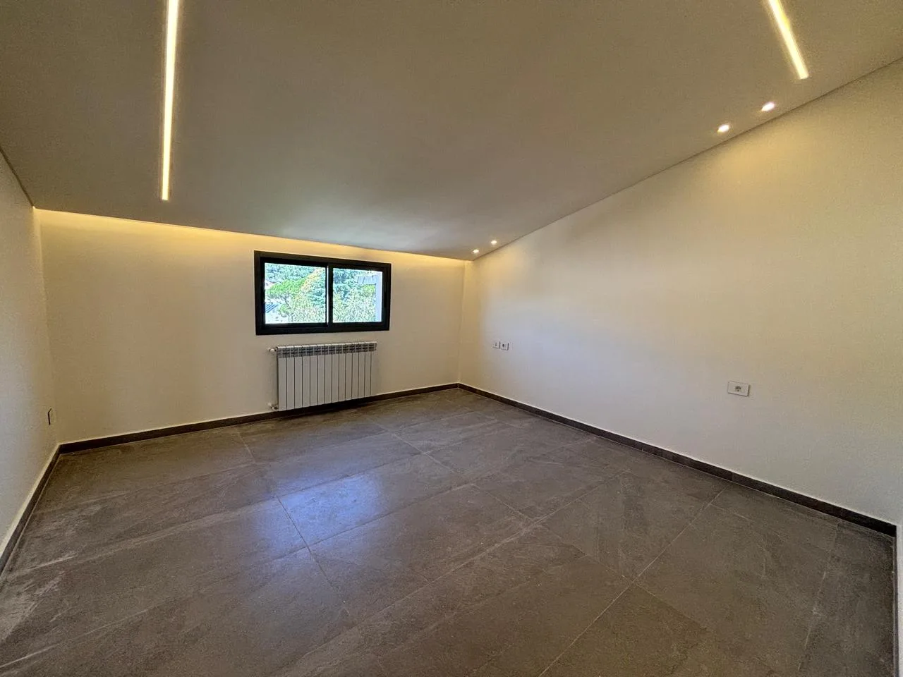 Loft for Sale in Baabdat — الصورة 5