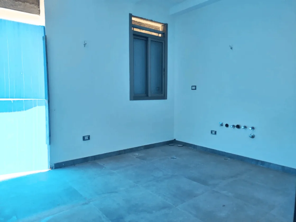 Apartment for Sale in Ballouneh, Lebanon — الصورة 7