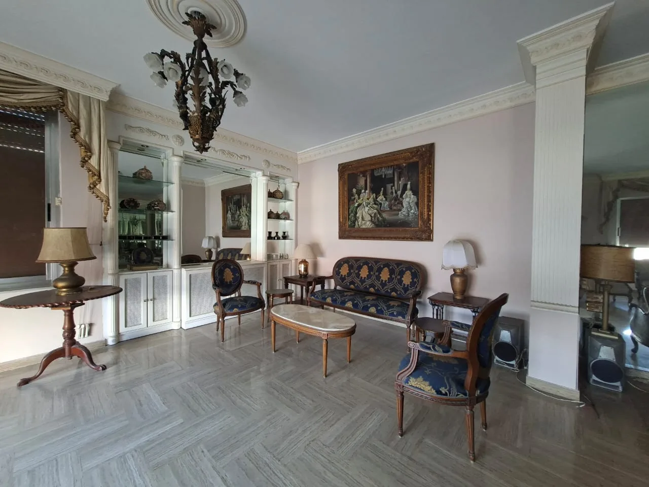 Apartment for Sale in Ain El Tineh, Beirut, Lebanon — الصورة 2