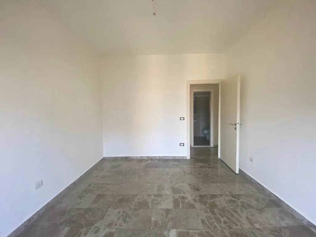 Apartment for Sale in Mar Elias, Beirut — الصورة 3