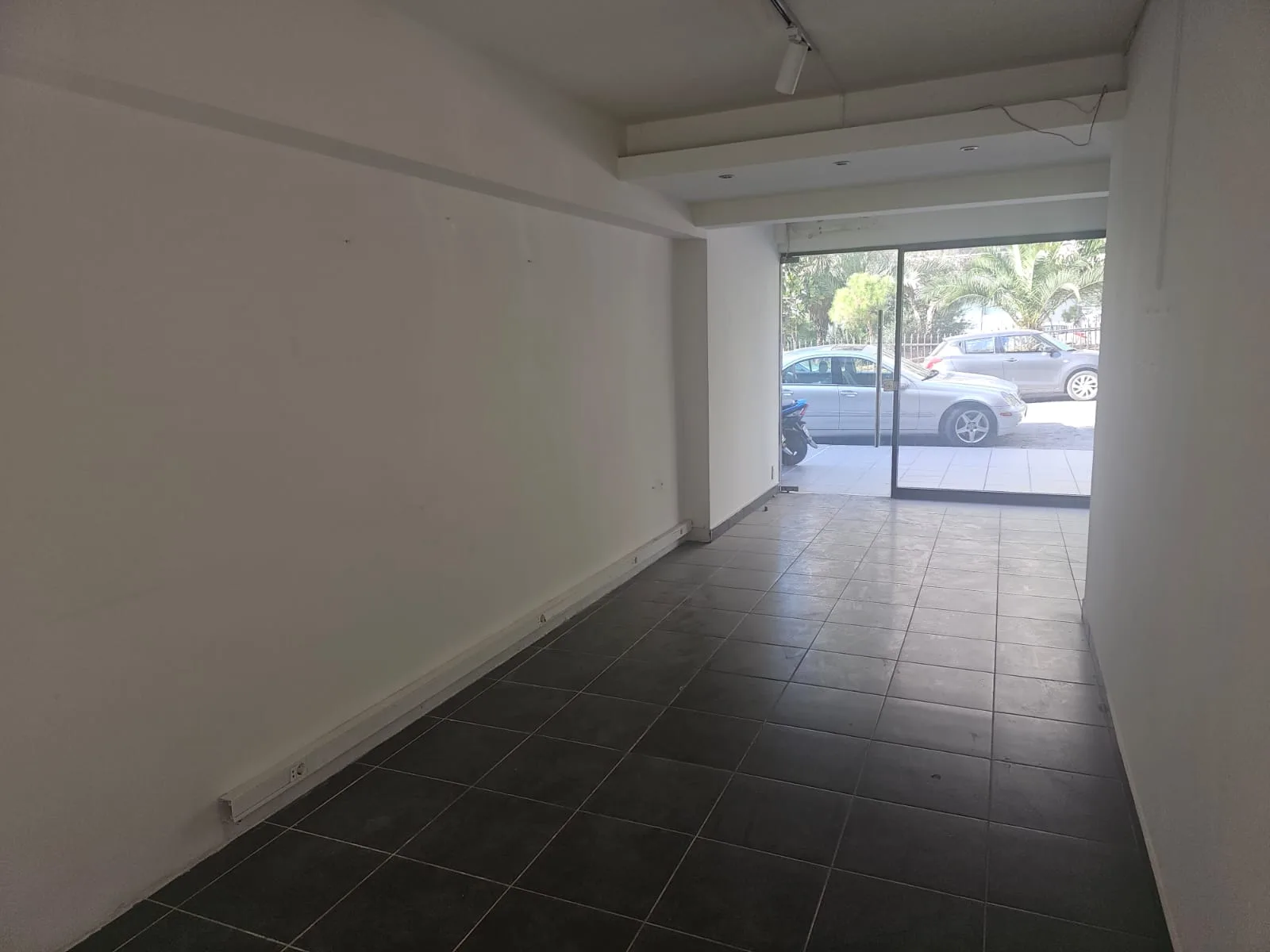 Shop for Rent in Sin El Fil — الصورة 2