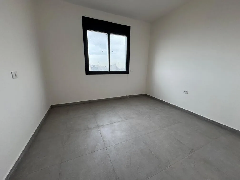 Apartment for Sale in Ain el remmeneh, baabda — الصورة 4